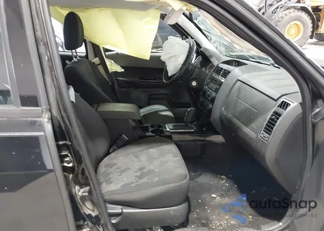 2009 Mazda Tribute I Sport z USA, uszkodzony, nr VIN 4F2CZ02709KM08545